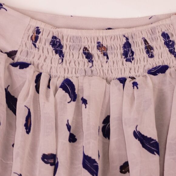 Forever 21 Mini Skirt, Gray with Blue Feathers, Lg - Picture 5 of 5